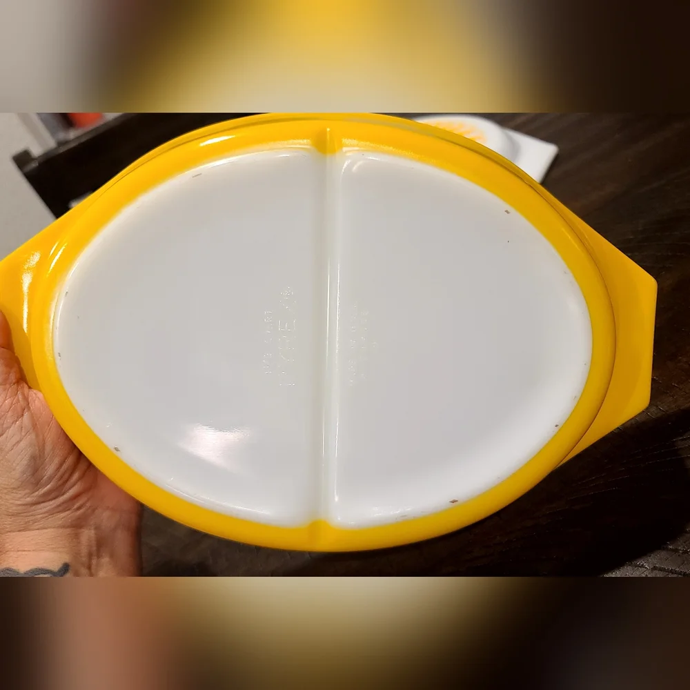 PYREX Vtg Sunflower Daisy Casserole Divided Dish With Lid 1 1/2 Quart